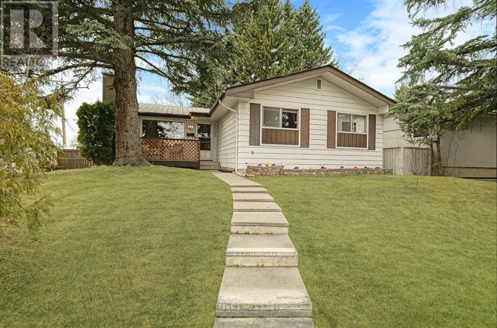 Property at 5007 Vallance Crescent NW image 4