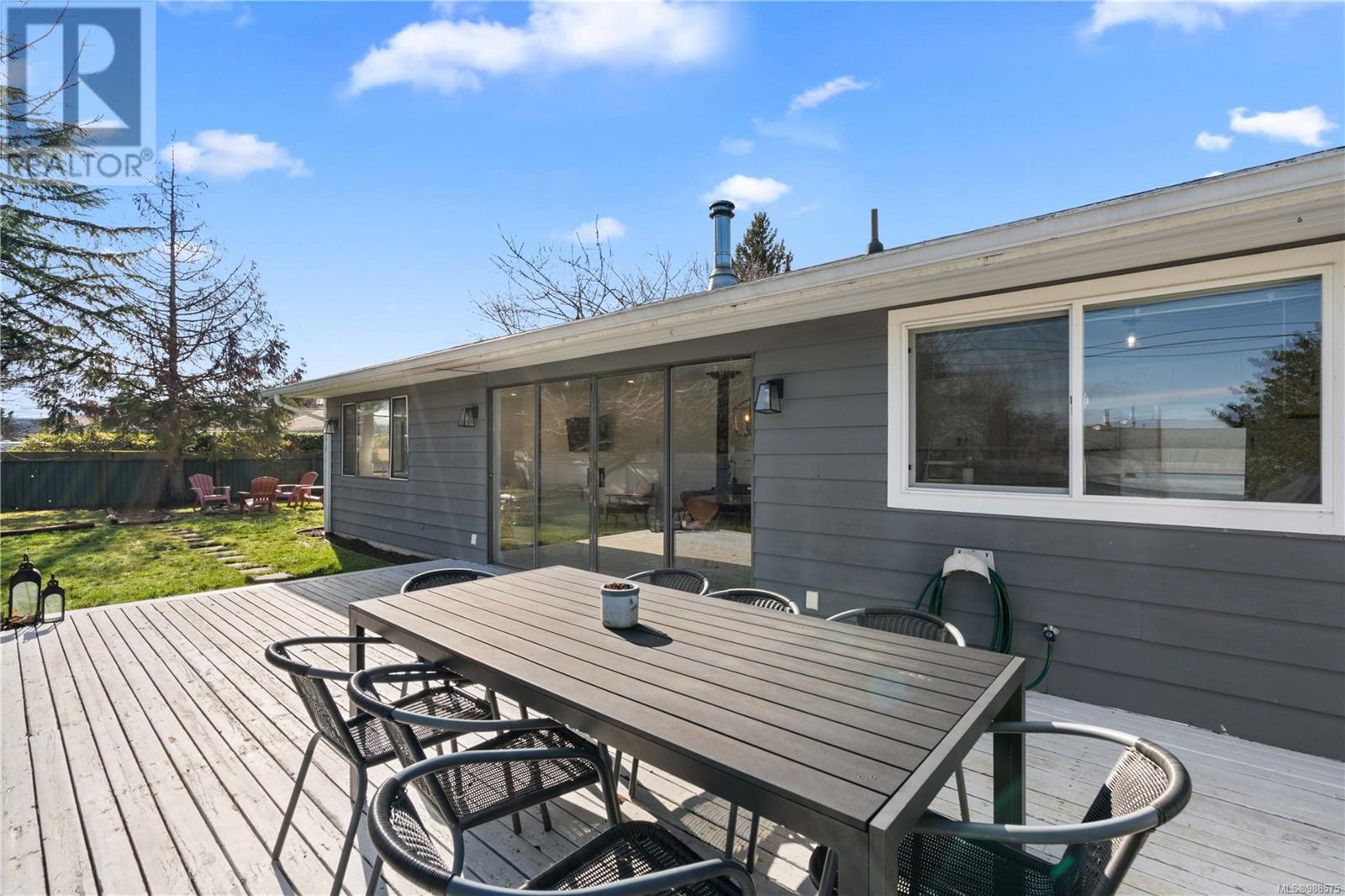 702 Camas Way, Parksville, British Columbia  V9P 1E4 - Photo 3 - 988575