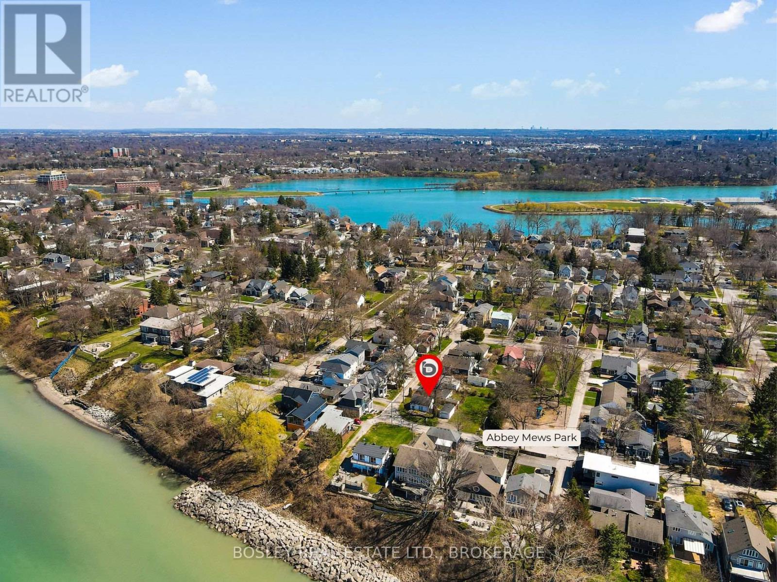 9 Paxton Avenue, St. Catharines, Ontario  L2N 5H7 - Photo 3 - X12134252