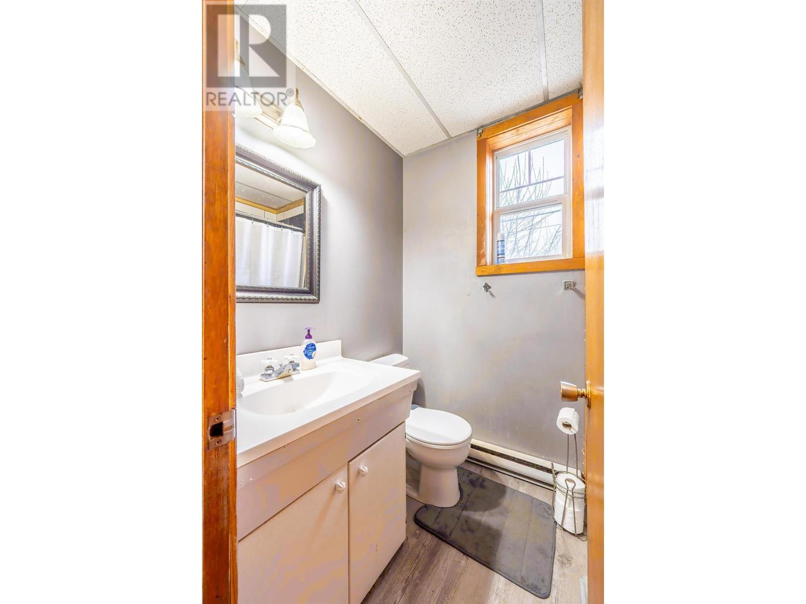 901 10th  S Avenue, Golden, British Columbia  V0A 1H0 - Photo 87 - 10329405