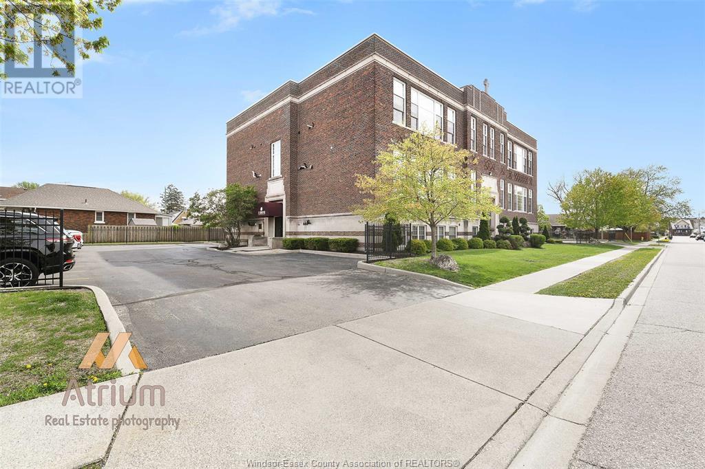 Property at 647 IRVINE Unit# 302 image 2