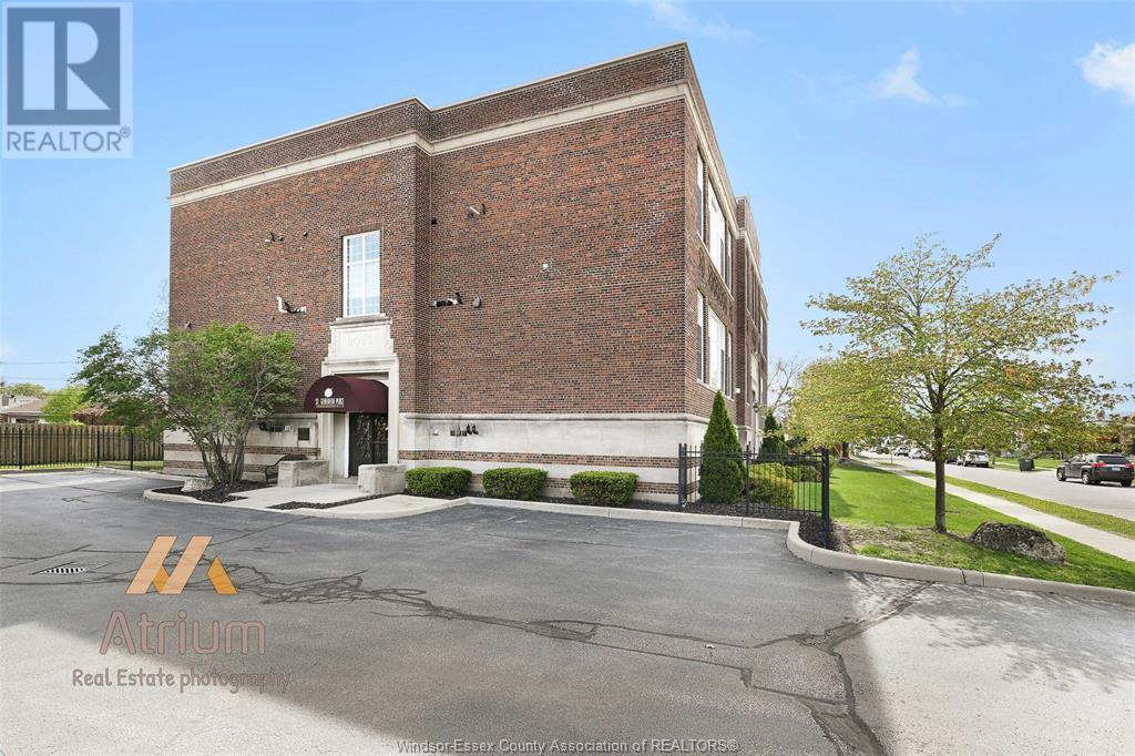Property at 647 IRVINE Unit# 302 image 3