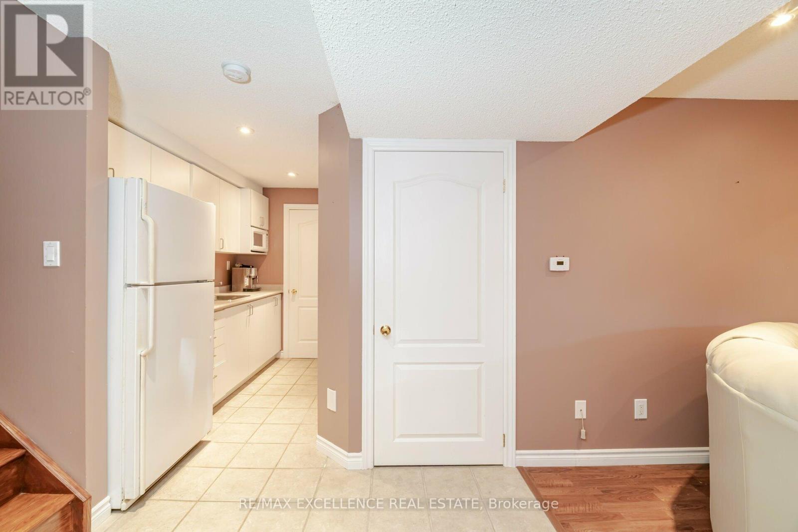 60 Indian Crescent, Hamilton, Ontario  L8V 4X5 - Photo 45 - X12133870