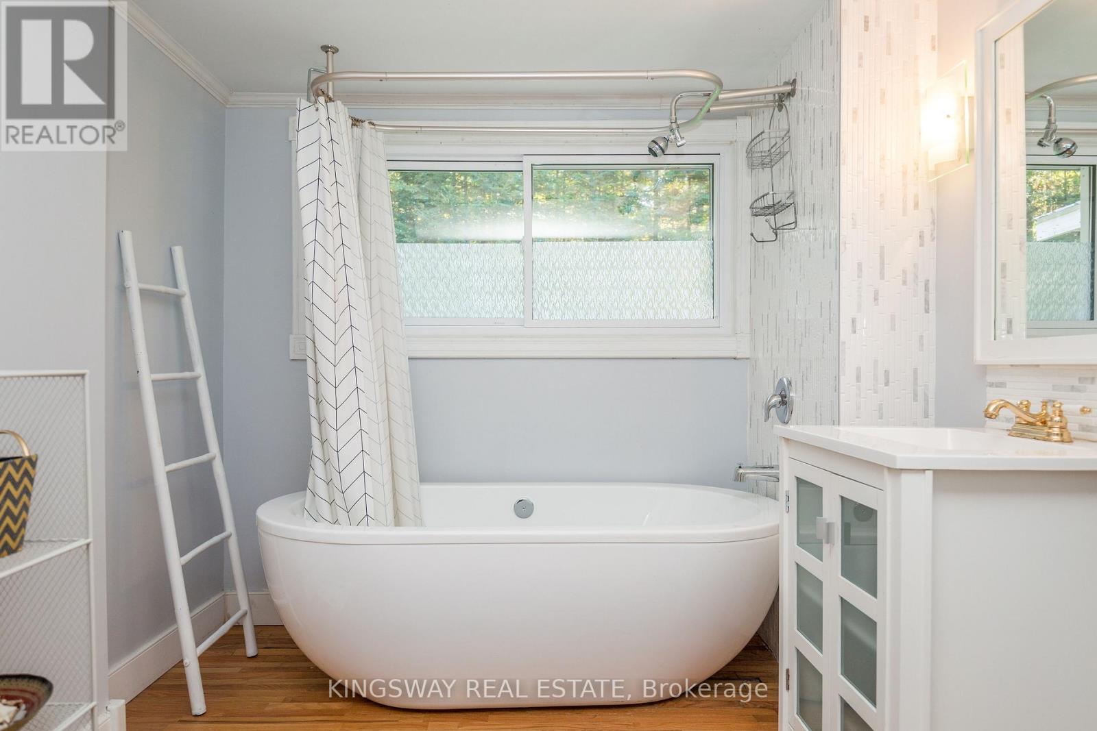 325 Balsam Chutes Road, Huntsville, Ontario  P0B 1L0 - Photo 11 - X12133881