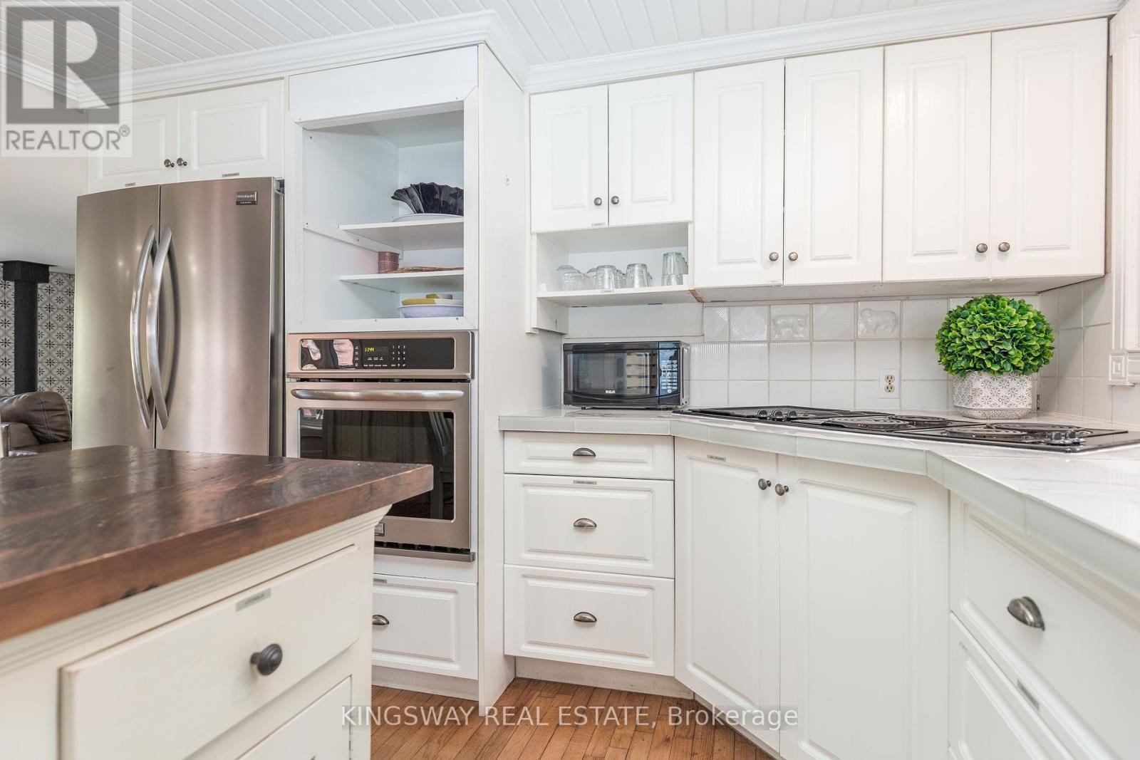 325 Balsam Chutes Road, Huntsville, Ontario  P0B 1L0 - Photo 7 - X12133881