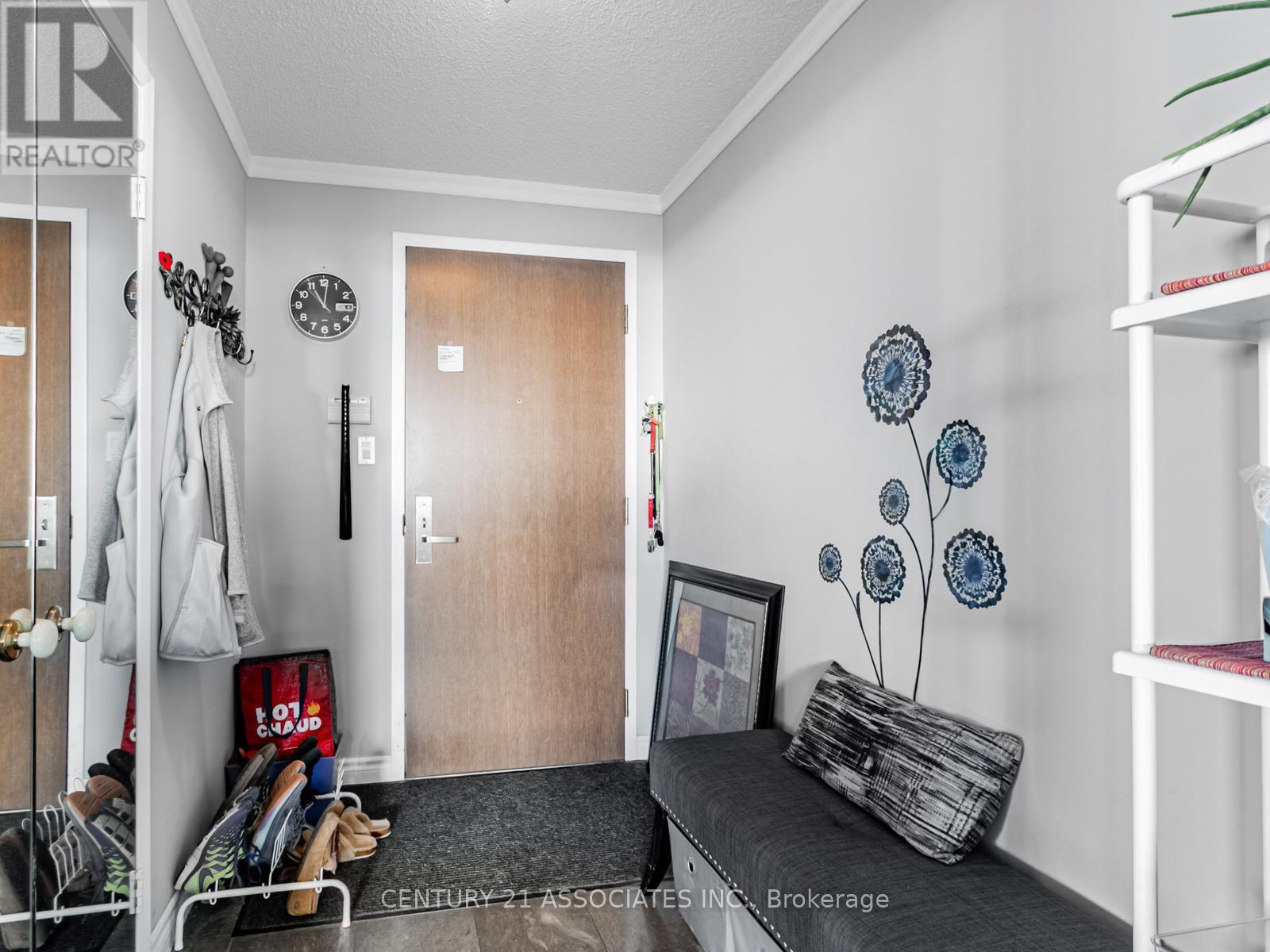 2604 - 45 Kingsbridge Garden Circle, Mississauga, Ontario  L5R 3K4 - Photo 4 - W12127403