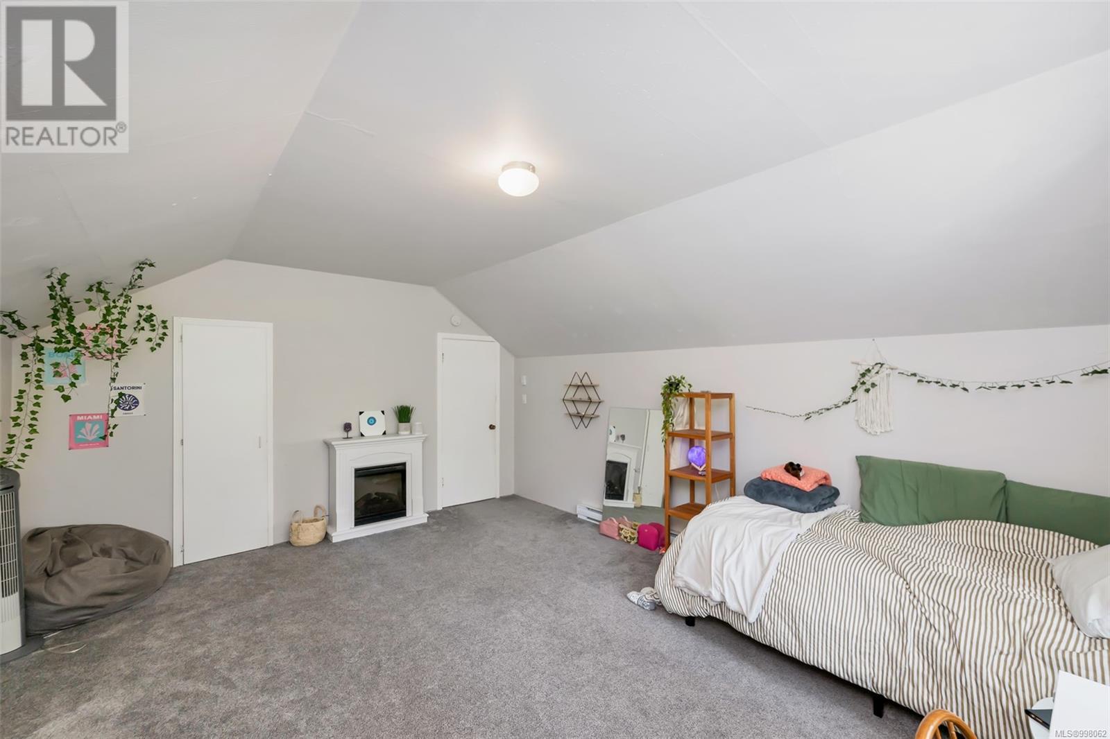 Property at 1029 Herd Rd image 4