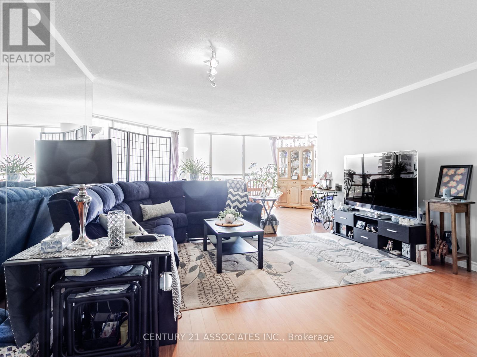 2604 - 45 Kingsbridge Garden Circle, Mississauga, Ontario  L5R 3K4 - Photo 5 - W12127403