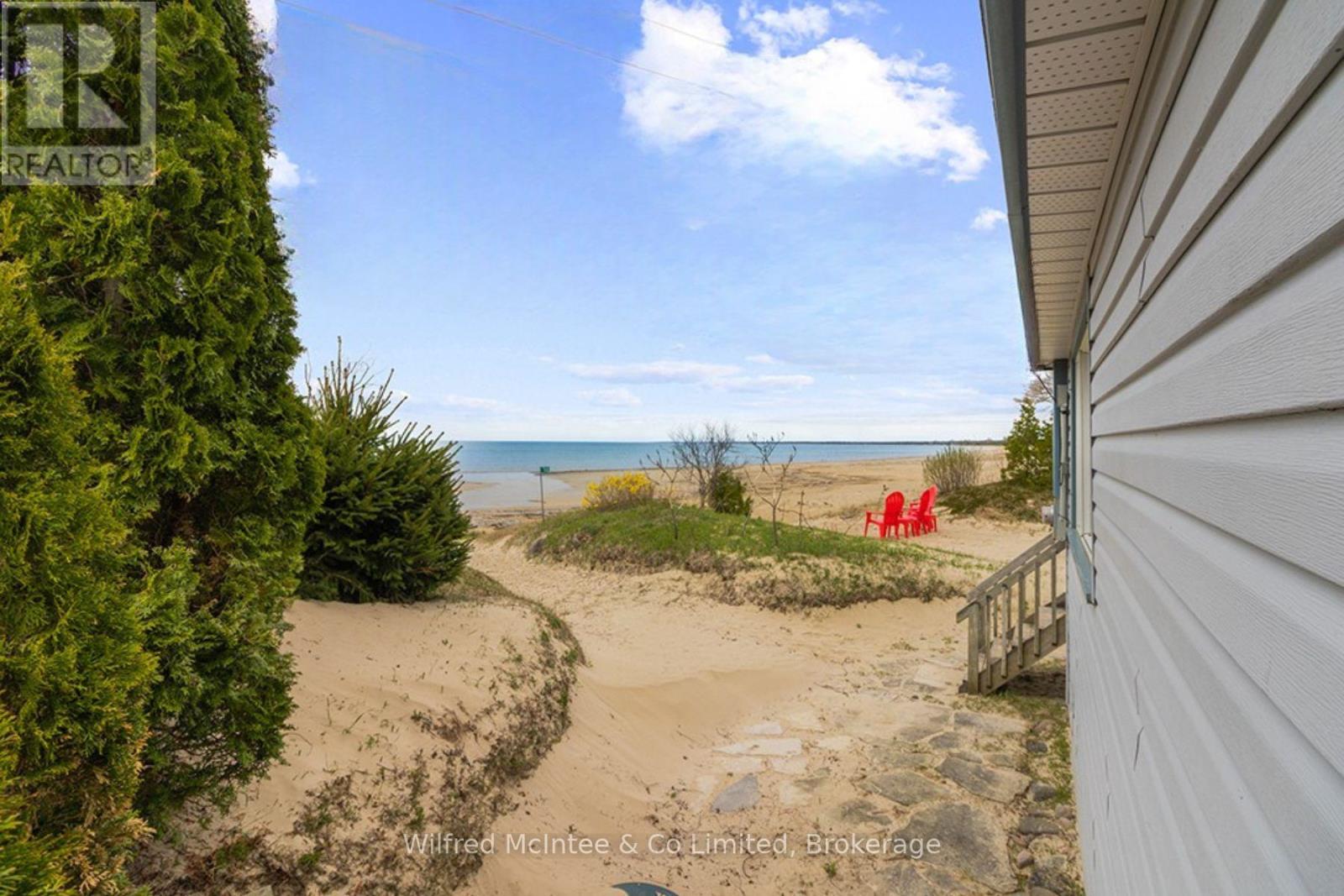 16 Shore Road, Native Leased Lands, Ontario N0H 2L0 - Photo 39 - X12133740