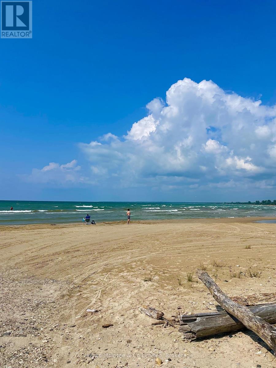 16 Shore Road, Native Leased Lands, Ontario N0H 2L0 - Photo 46 - X12133740