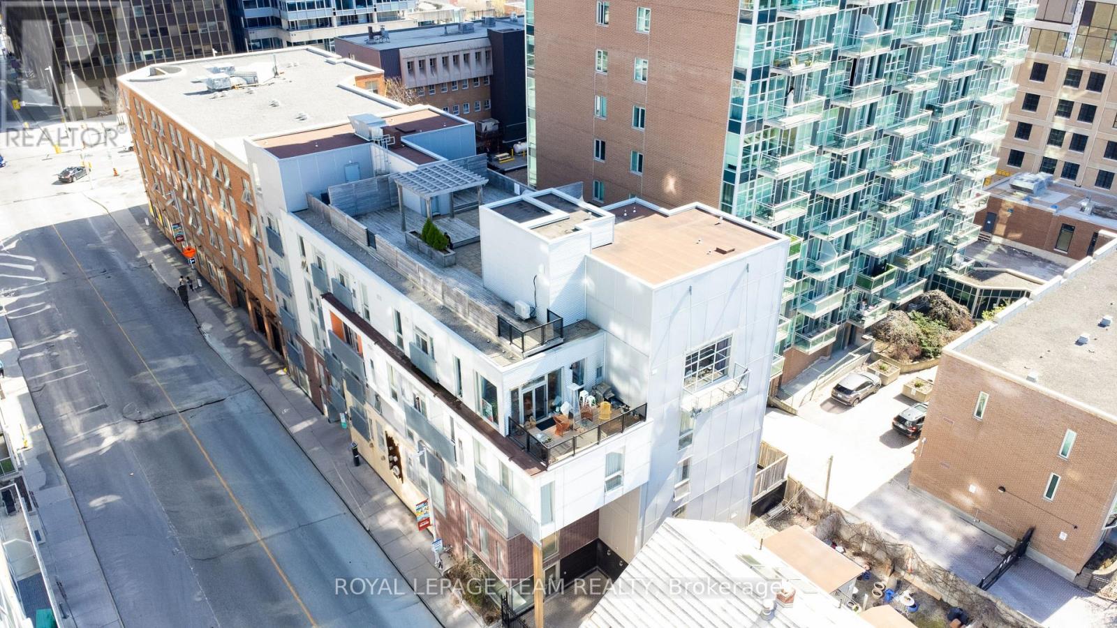 Property at 308 - 360 CUMBERLAND STREET image 2