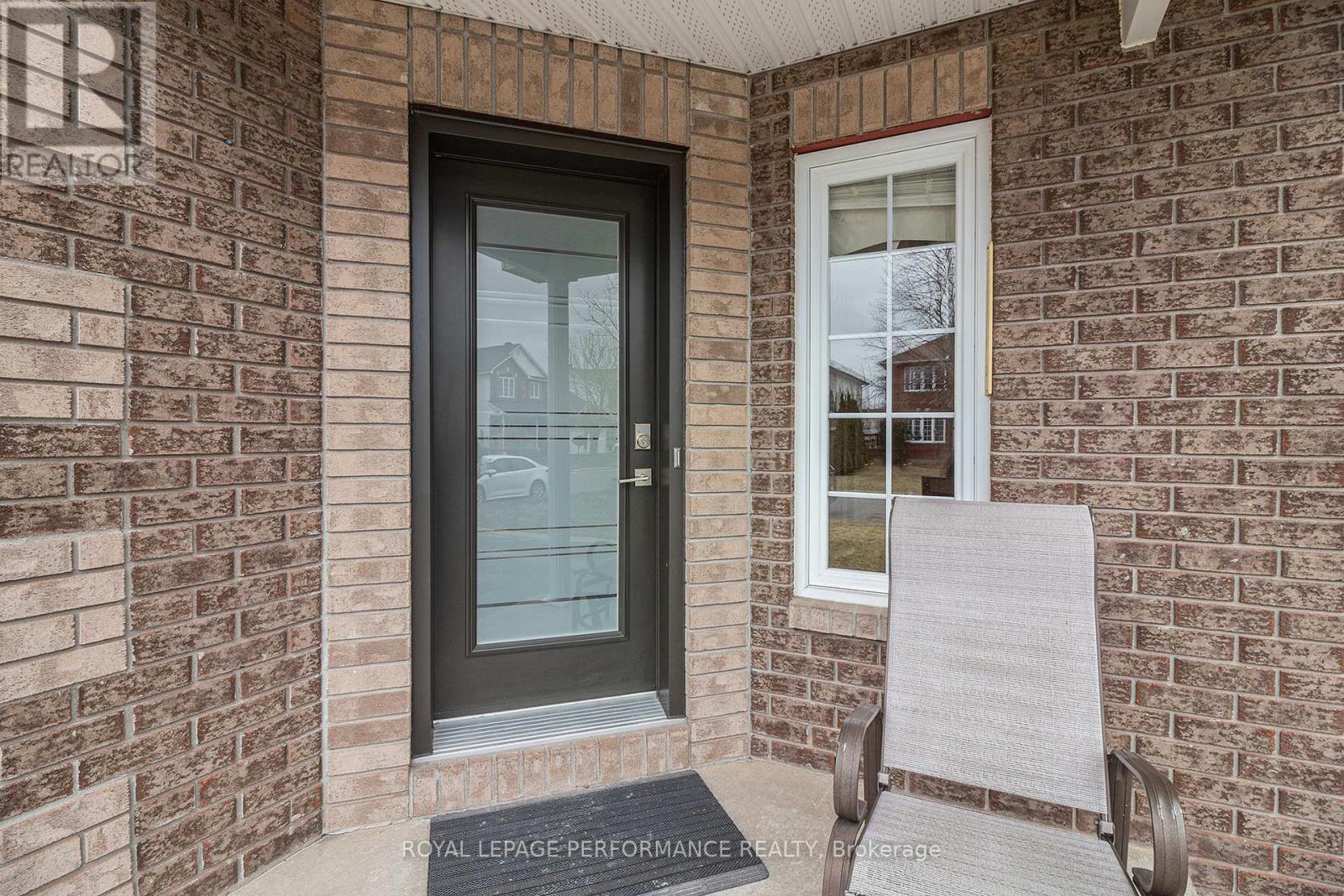 24 La Citadelle Street, Russell, Ontario  K0A 1W0 - Photo 3 - X12134158