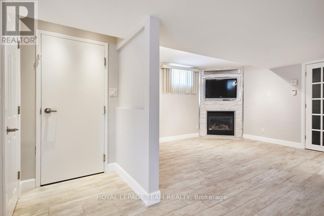 1 - 333 Zephyr Avenue, Ottawa, Ontario  K2B 5Z9 - Photo 3 - X12134190