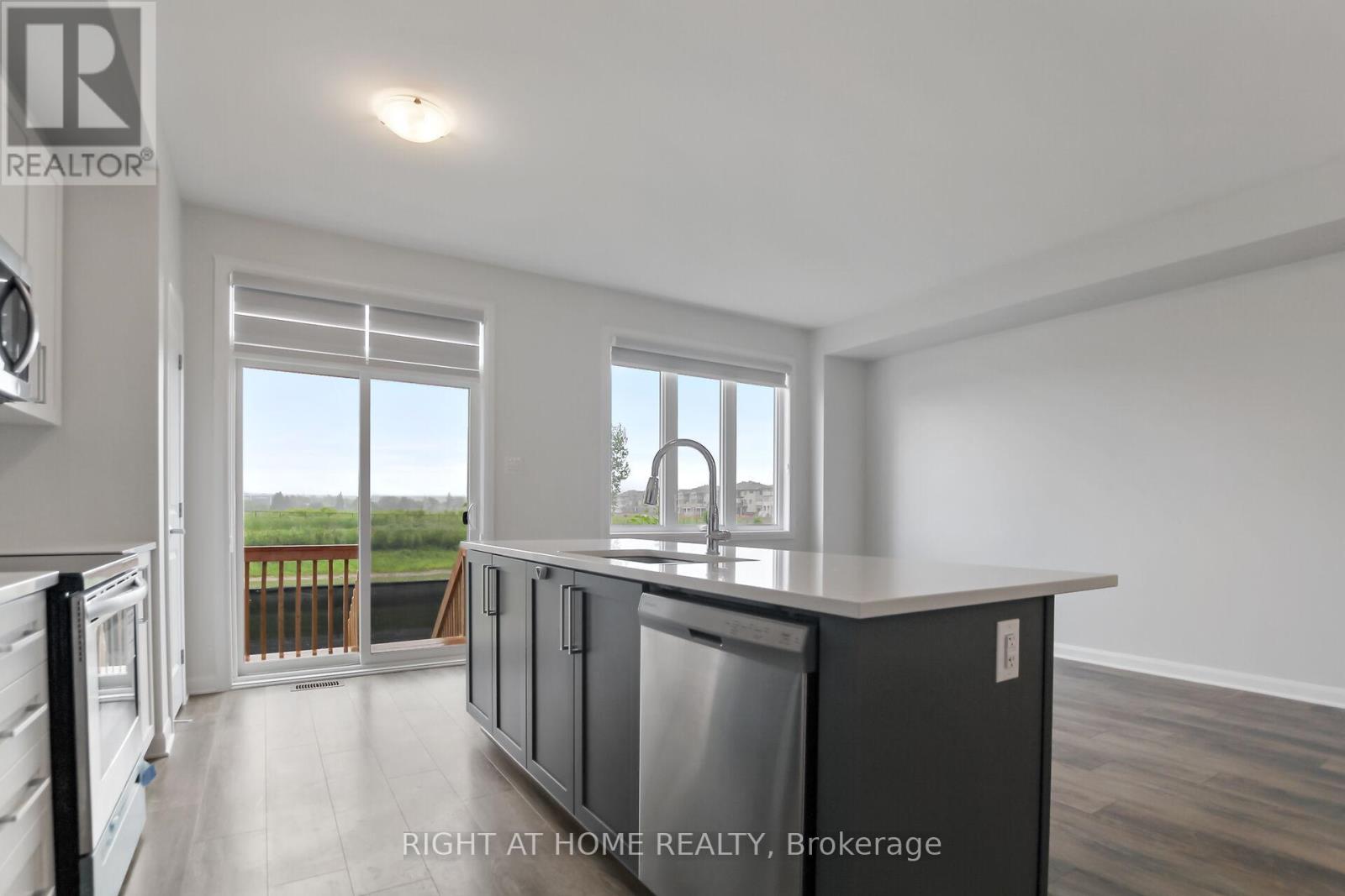 651 Hamsa Street, Ottawa, Ontario  K2J 0K6 - Photo 13 - X12134243