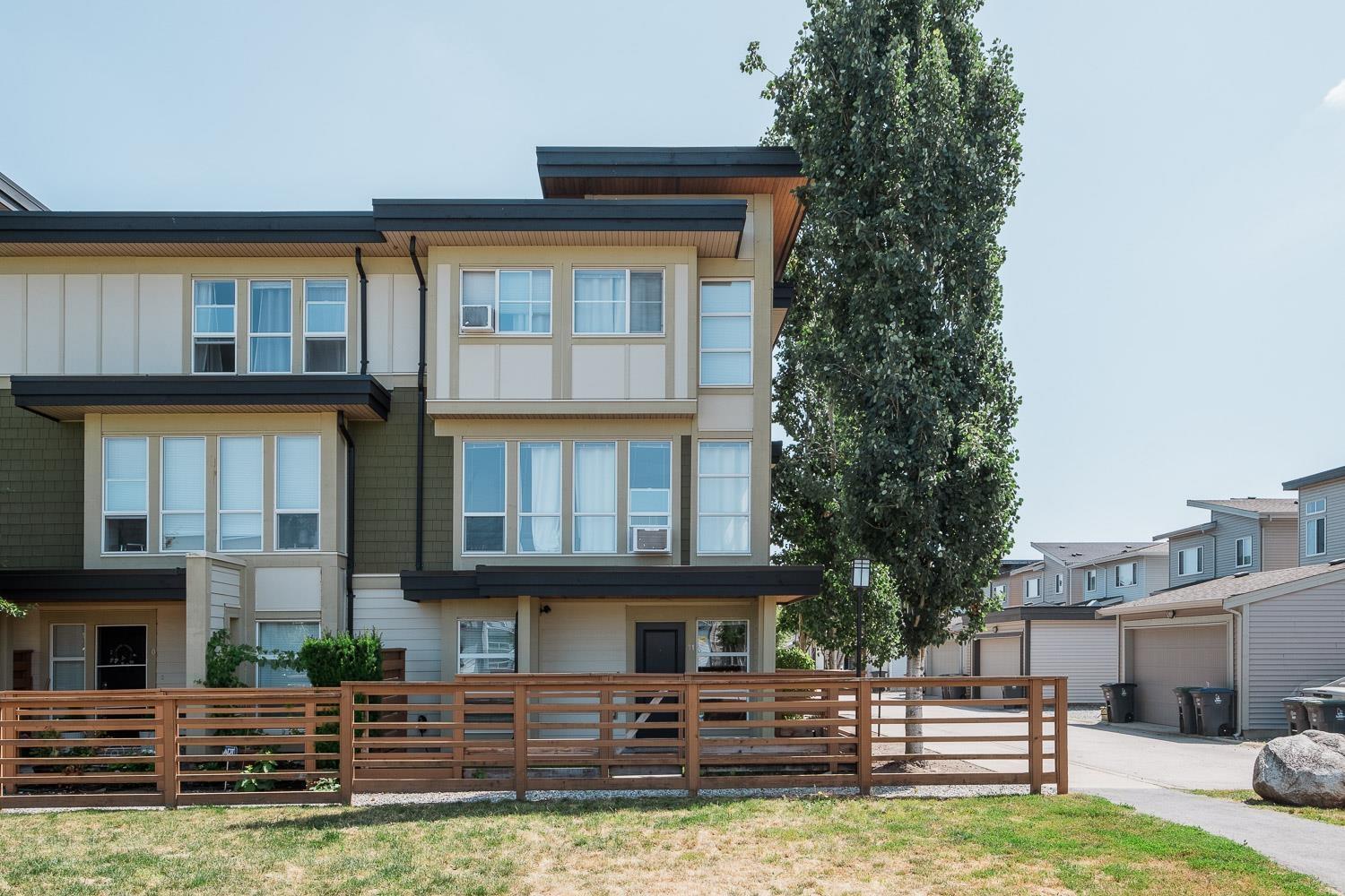 71 19477 72A AVENUE, Surrey, British Columbia