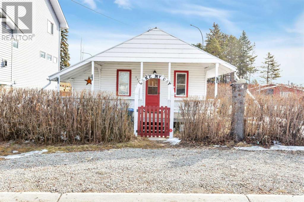 Property at 5003 40 Street image 2