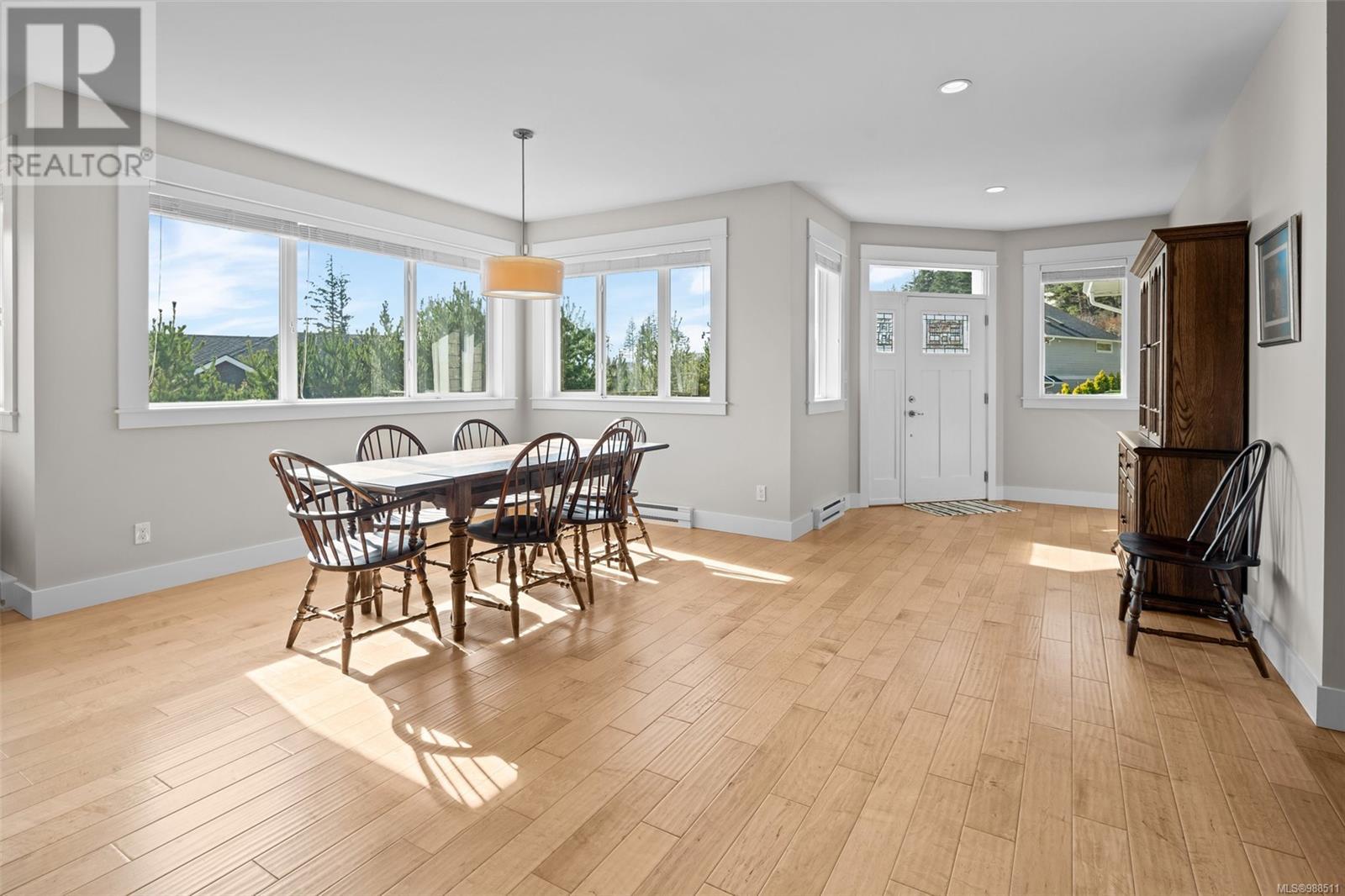 Property at 2363 Mountain Heights Dr image 4