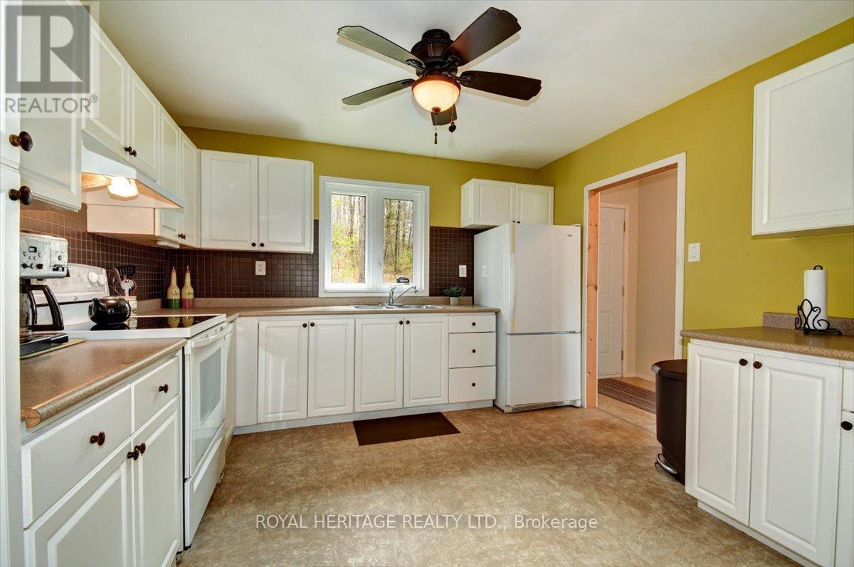 2361b Shawenegog Lake Lane, Frontenac, Ontario  K0H 1K0 - Photo 17 - X12132098