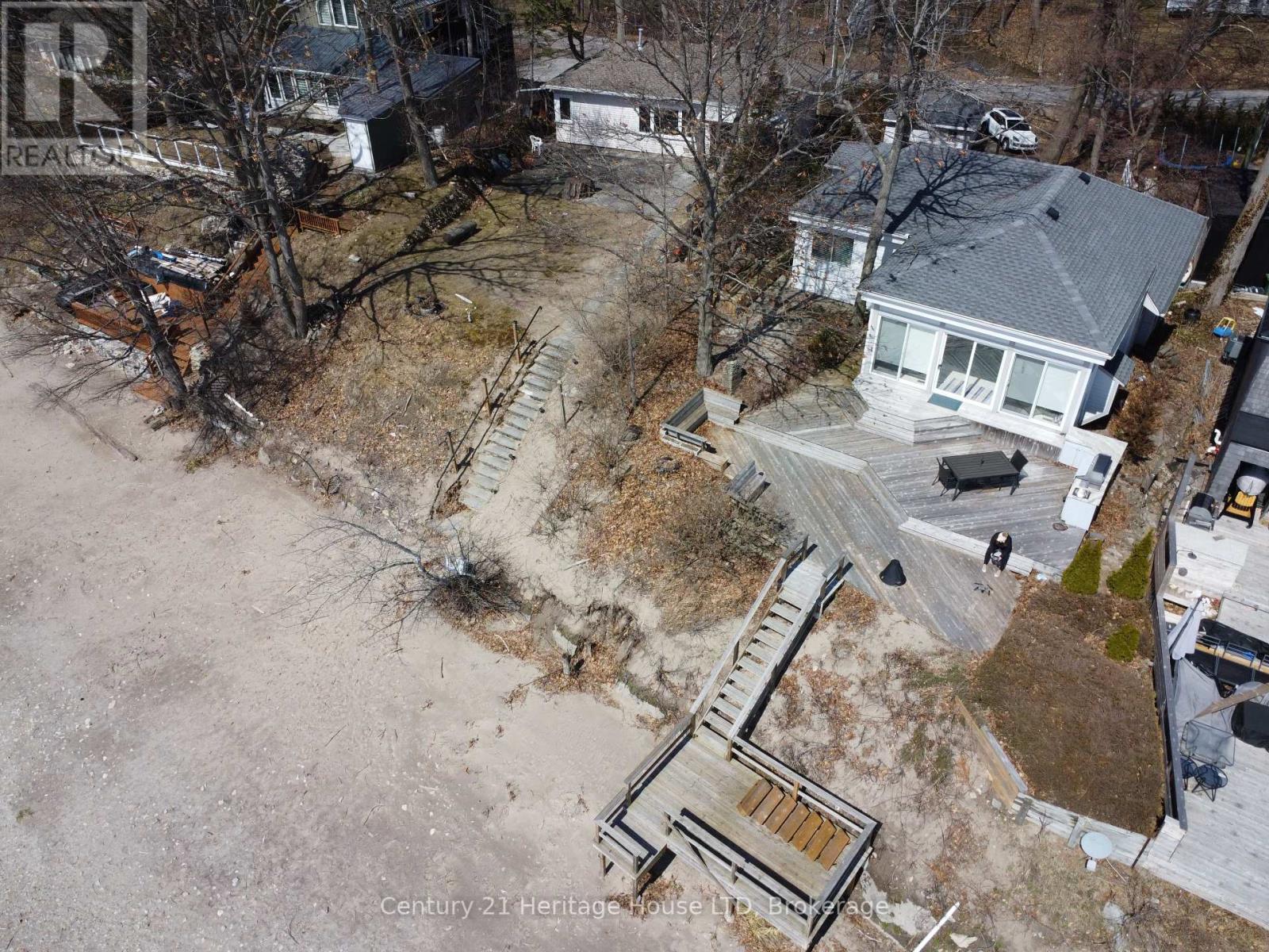 Property at 2901 VIMY ROAD image 1