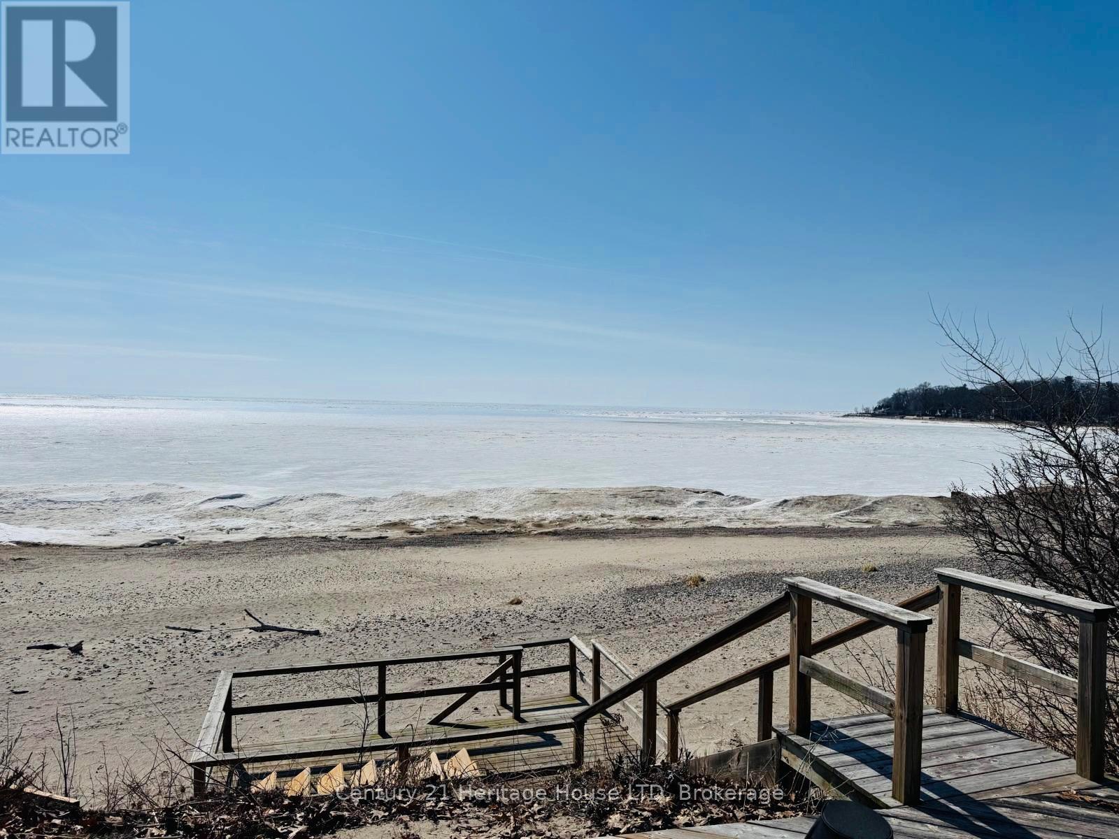 Property at 2901 VIMY ROAD image 2