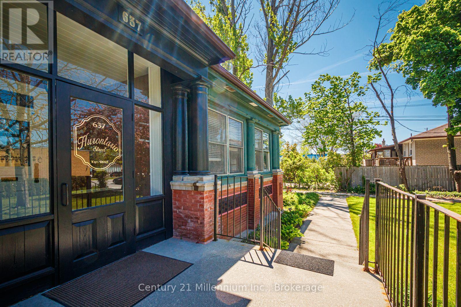 637 Hurontario Street, Collingwood, Ontario  L9Y 2N6 - Photo 2 - S12134241