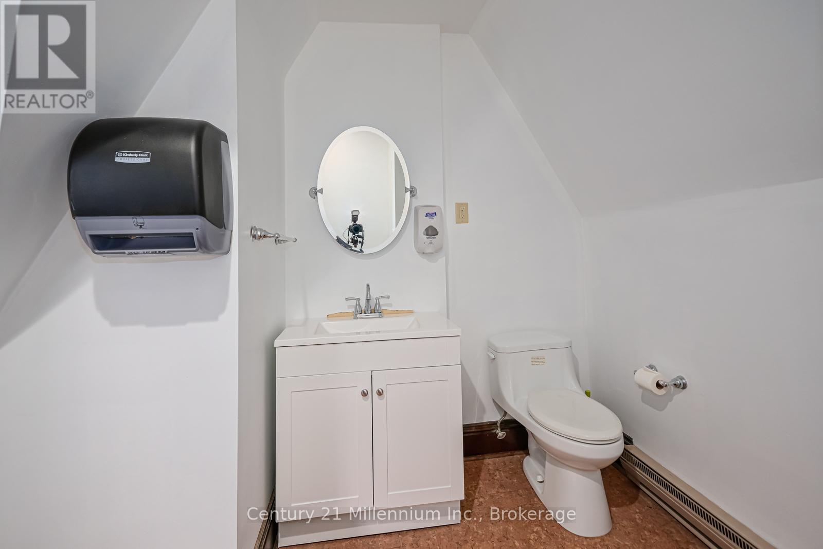 637 Hurontario Street, Collingwood, Ontario  L9Y 2N6 - Photo 44 - S12134241