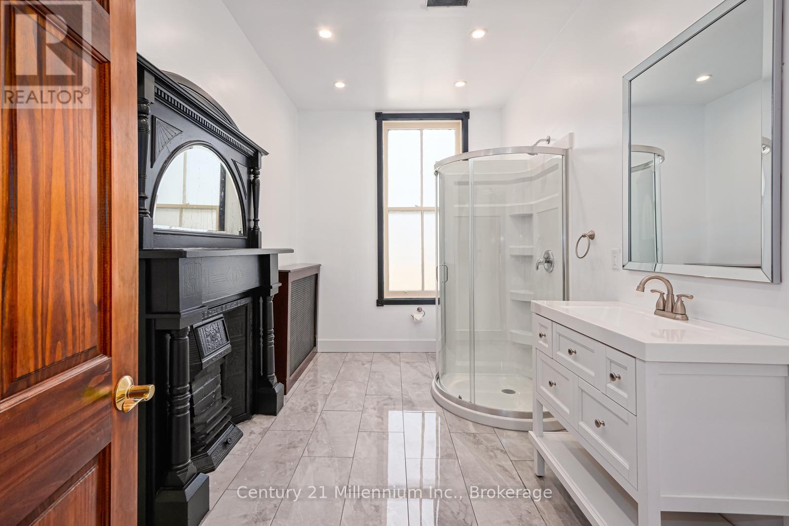 637 Hurontario Street, Collingwood, Ontario  L9Y 2N6 - Photo 6 - S12134241