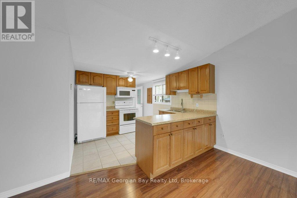 67 Roc Road, Tiny, Ontario  L0L 2J0 - Photo 15 - S12134248