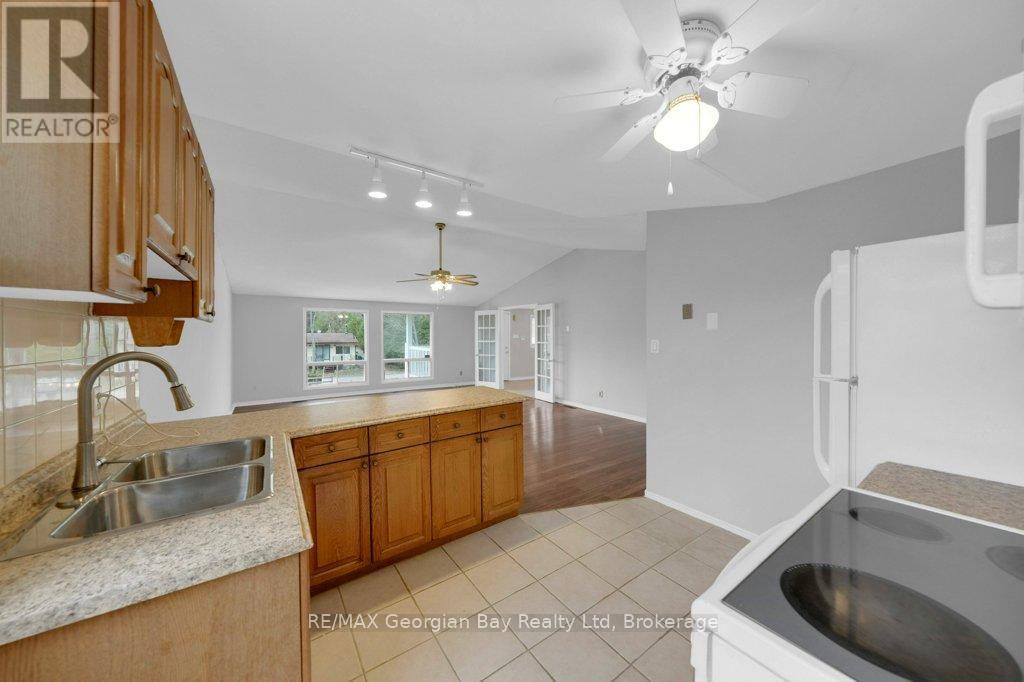 67 Roc Road, Tiny, Ontario  L0L 2J0 - Photo 16 - S12134248