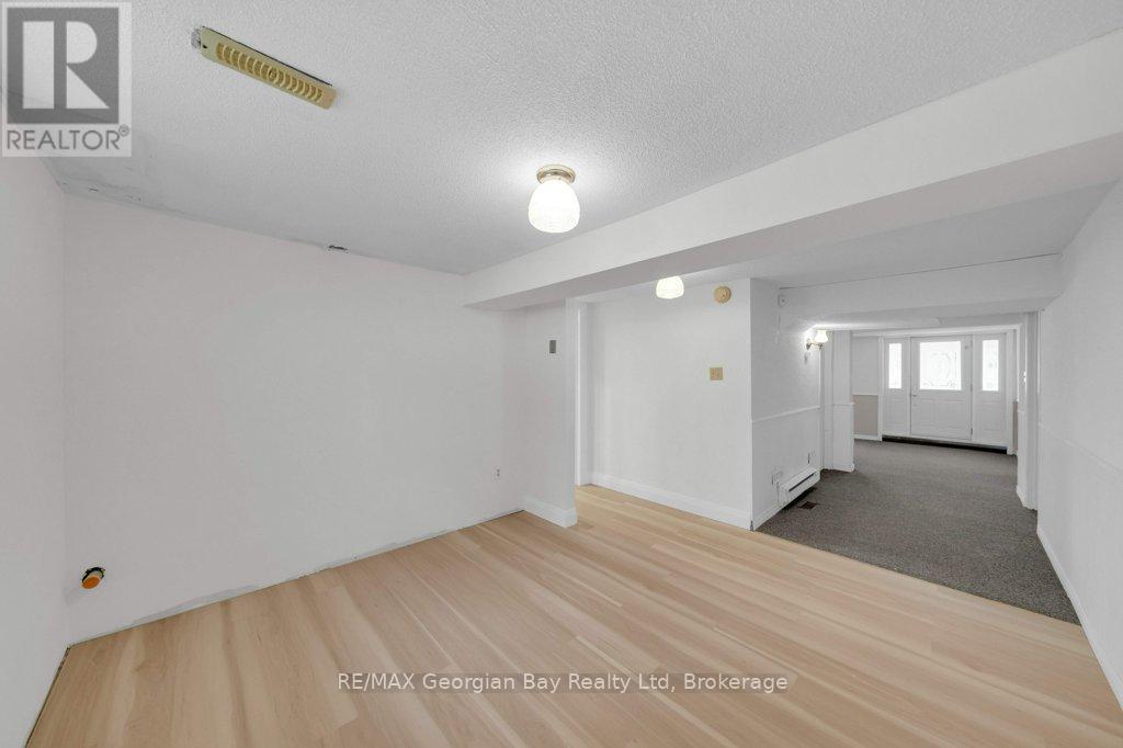 67 Roc Road, Tiny, Ontario  L0L 2J0 - Photo 33 - S12134248