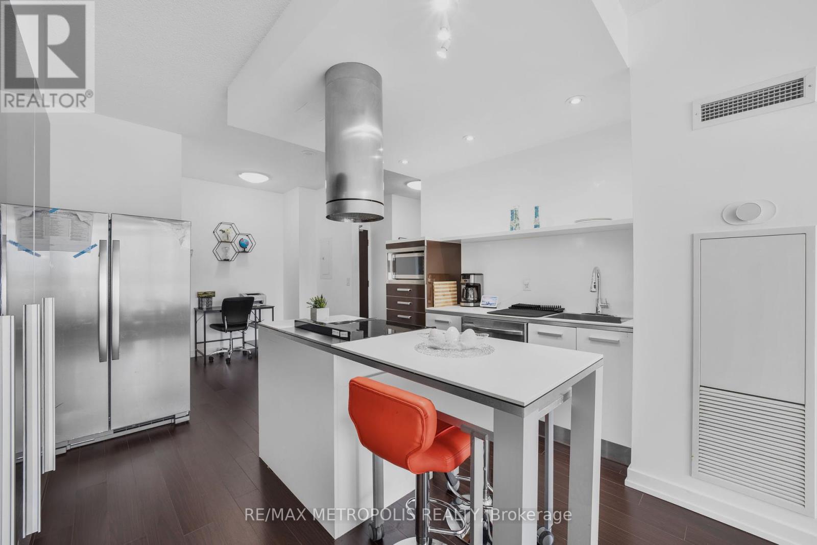 1909 - 38 Dan Leckie Way, Toronto, Ontario  M5V 2V6 - Photo 10 - C12132304