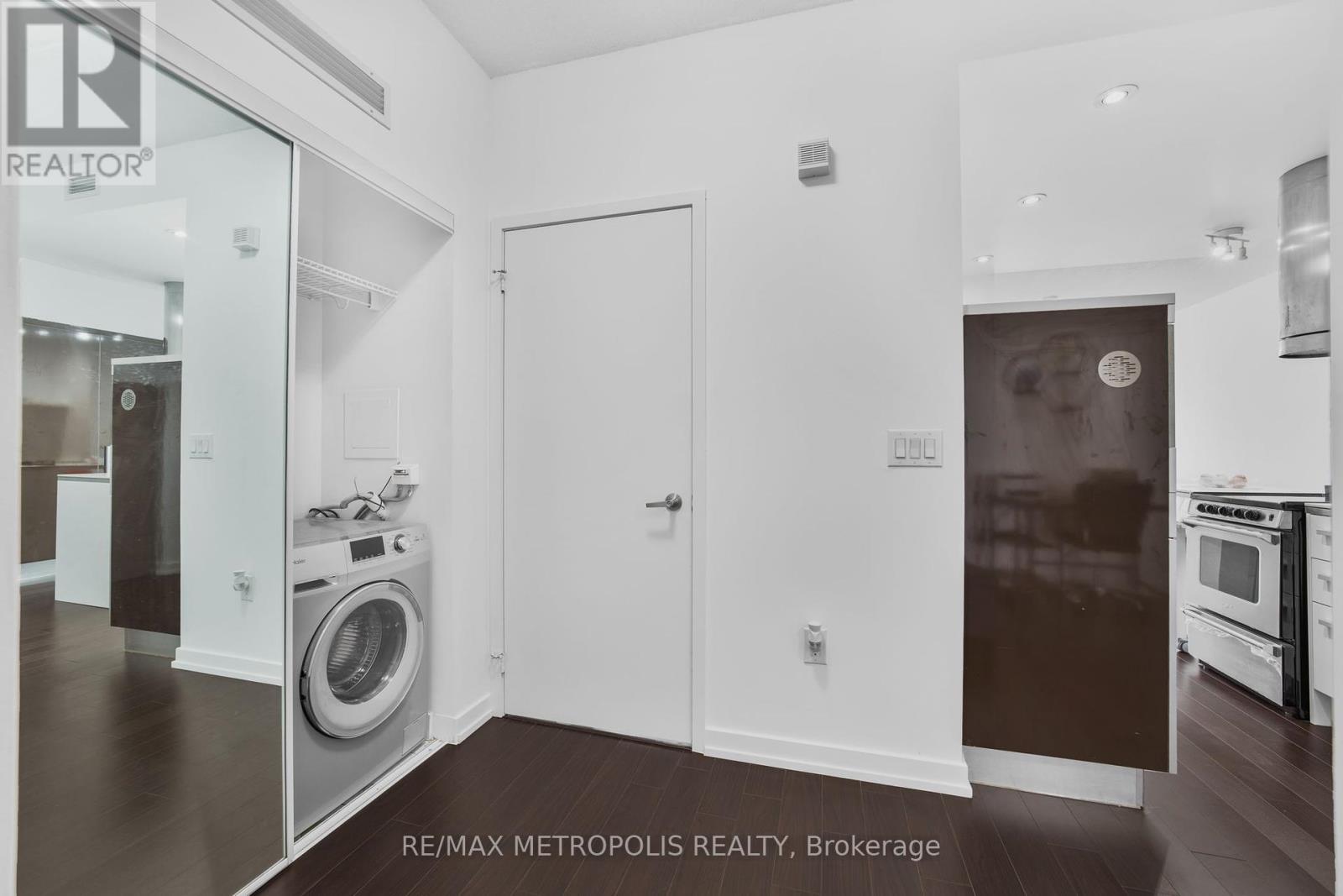 1909 - 38 Dan Leckie Way, Toronto, Ontario  M5V 2V6 - Photo 21 - C12132304