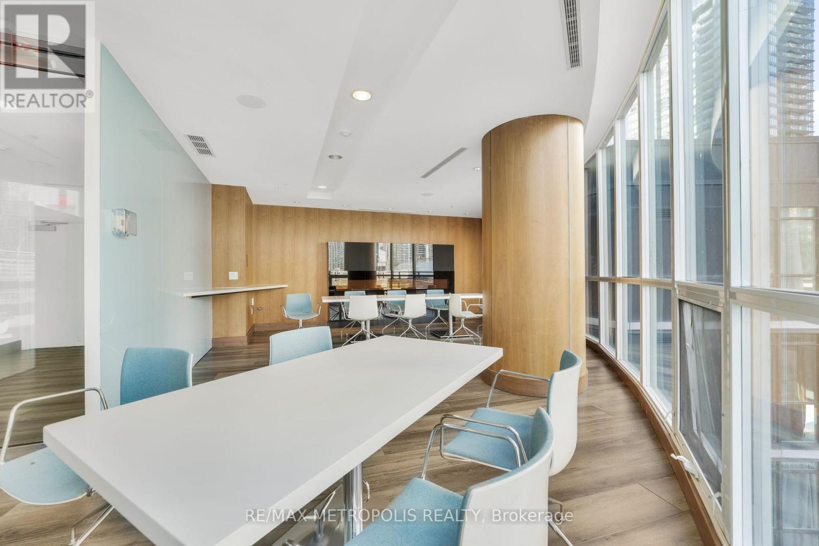 1909 - 38 Dan Leckie Way, Toronto, Ontario  M5V 2V6 - Photo 32 - C12132304