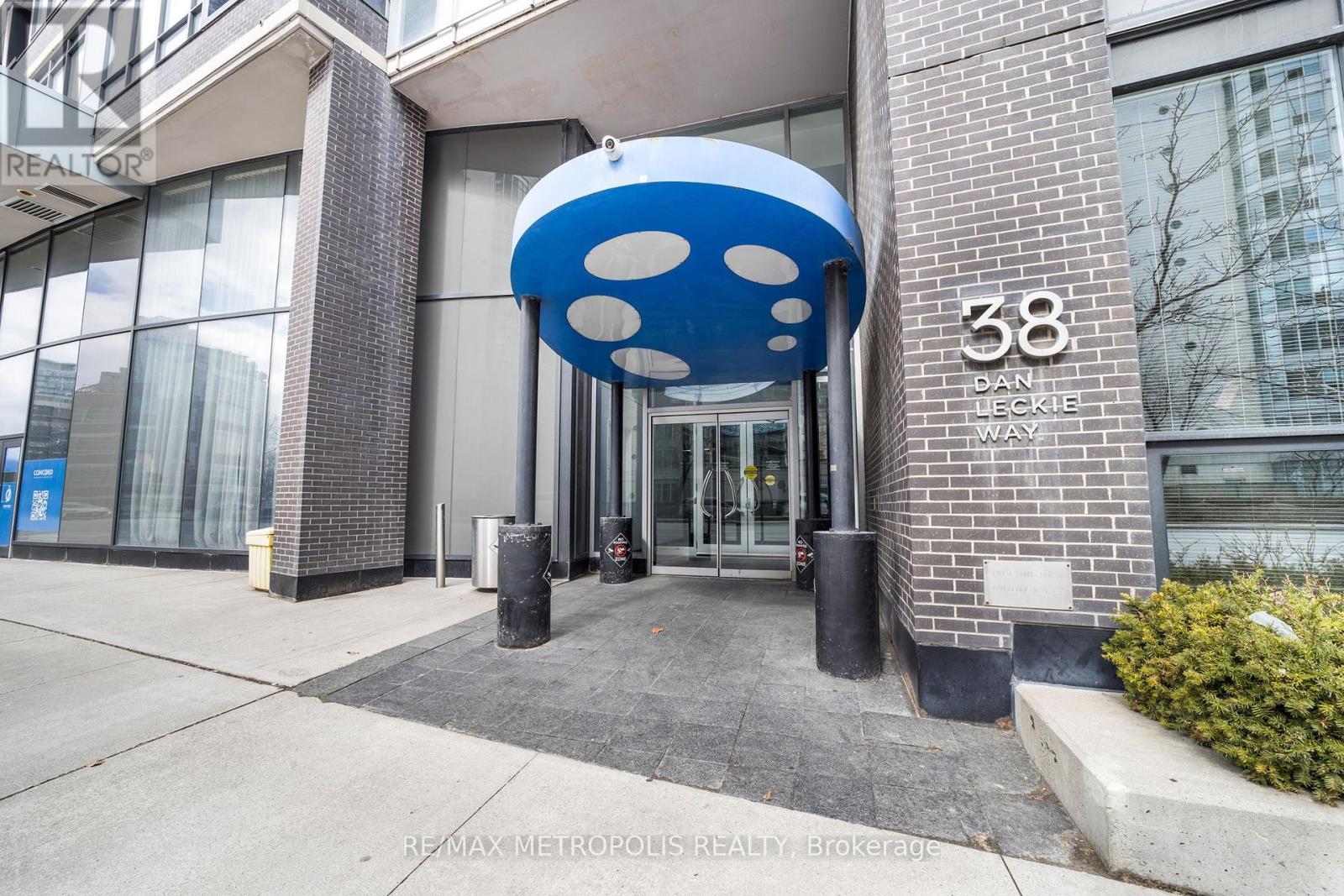 1909 - 38 Dan Leckie Way, Toronto, Ontario  M5V 2V6 - Photo 40 - C12132304