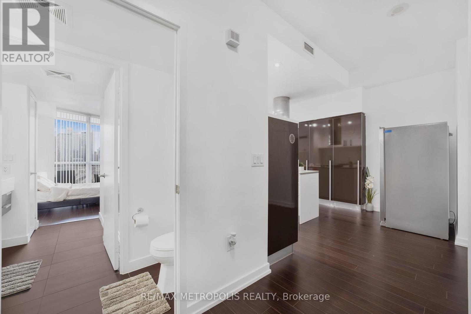 1909 - 38 Dan Leckie Way, Toronto, Ontario  M5V 2V6 - Photo 8 - C12132304