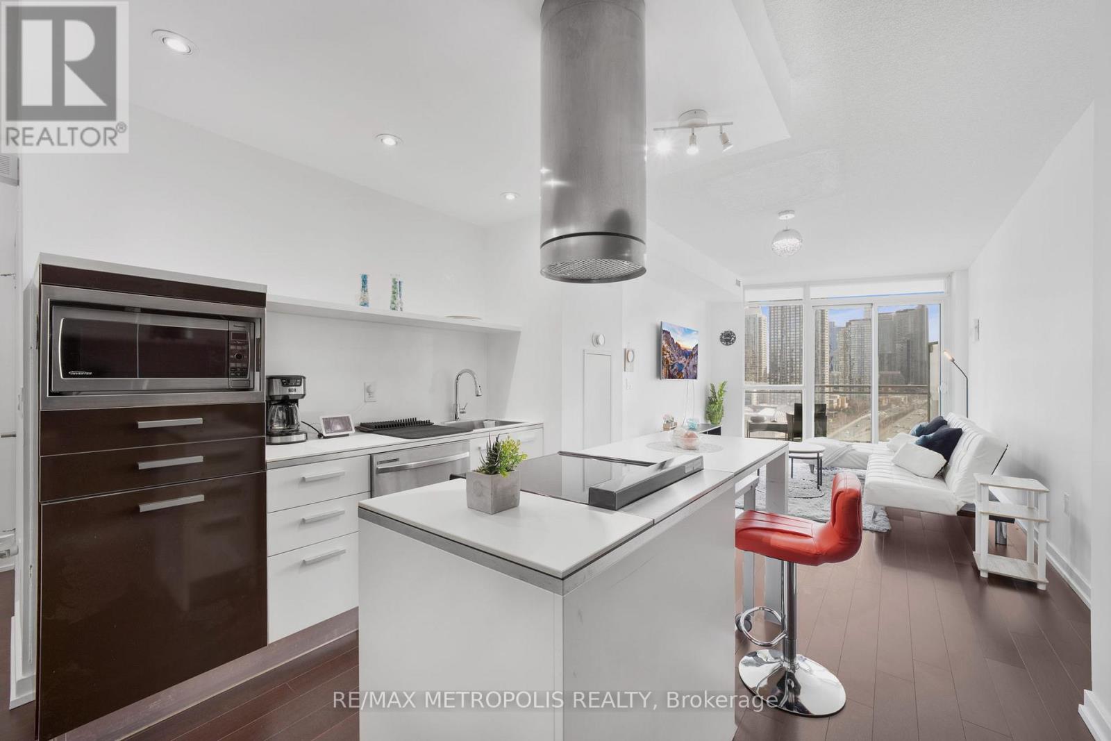 1909 - 38 Dan Leckie Way, Toronto, Ontario  M5V 2V6 - Photo 9 - C12132304