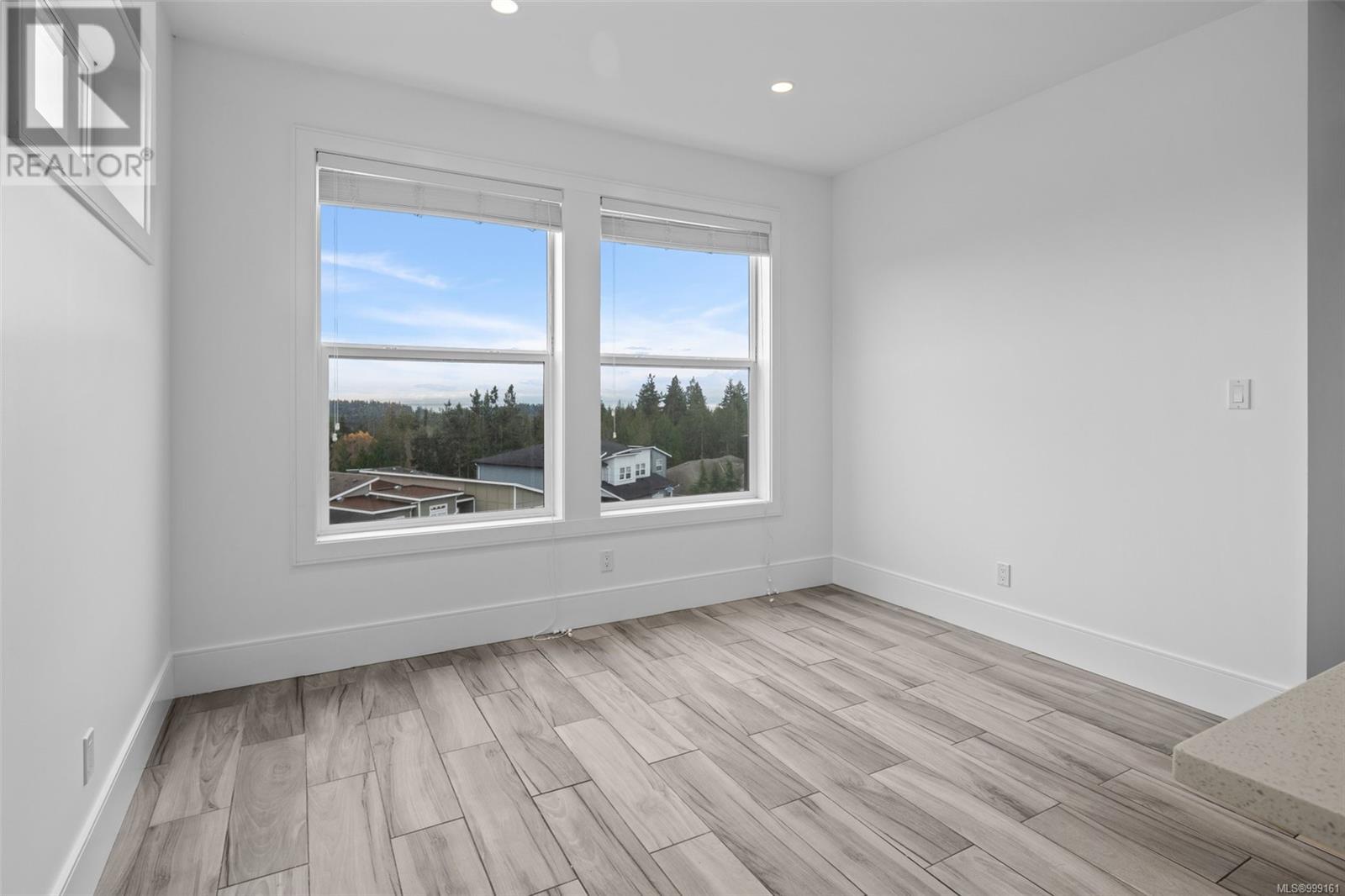 Property at 2206 Winfield Dr image 2