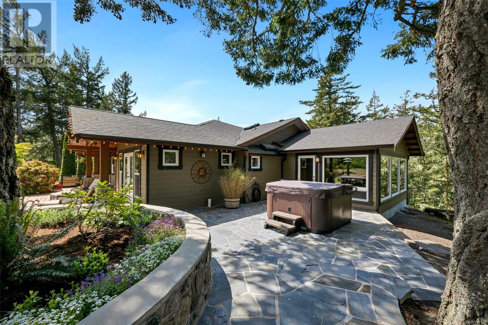 Property at 930 Clapham Dr image 3
