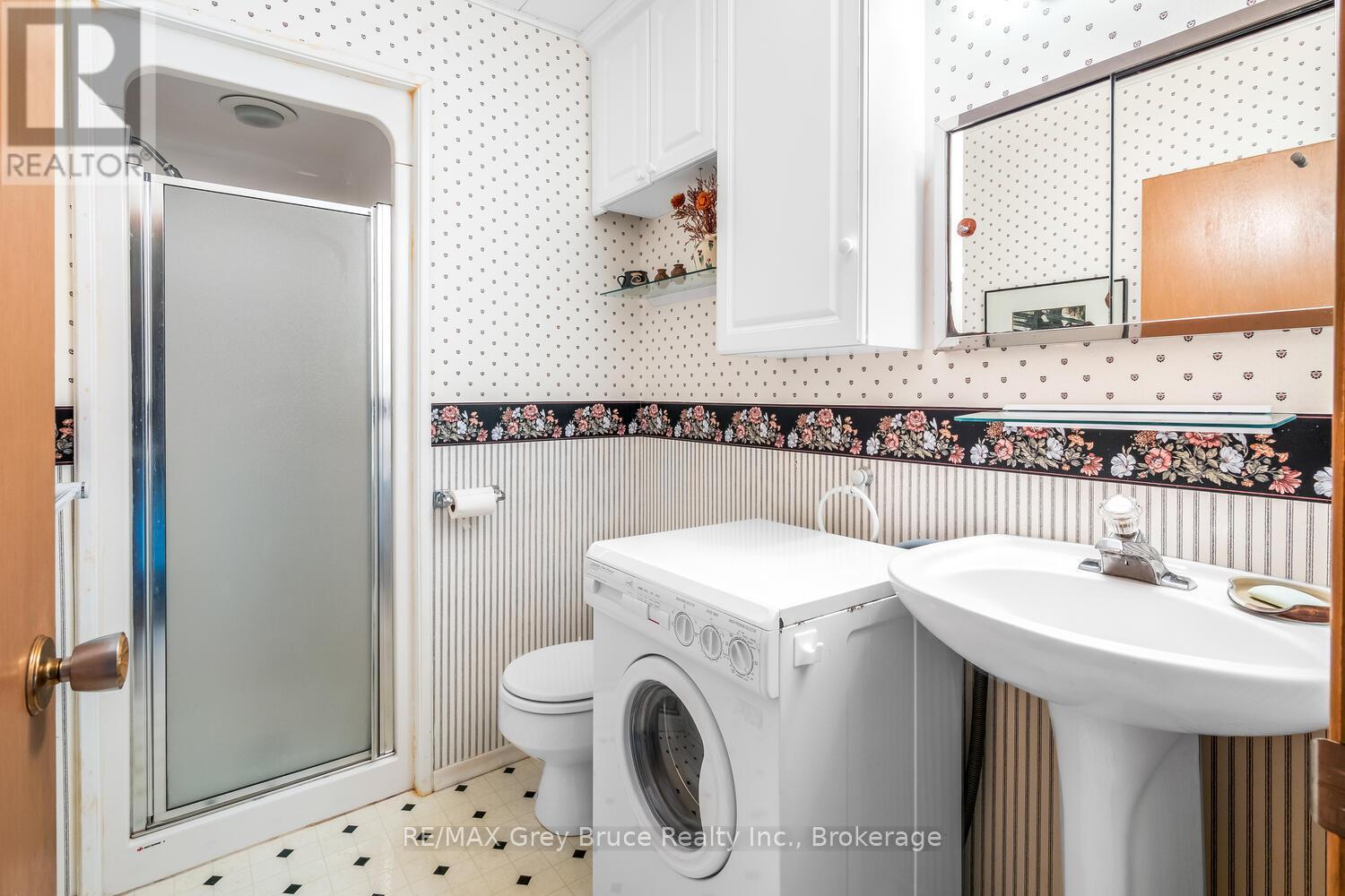 85 Grant Watson Drive, Northern Bruce Peninsula, Ontario  N0H 2R0 - Photo 14 - X12134202