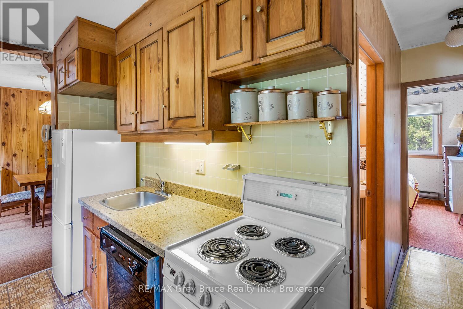 85 Grant Watson Drive, Northern Bruce Peninsula, Ontario  N0H 2R0 - Photo 16 - X12134202