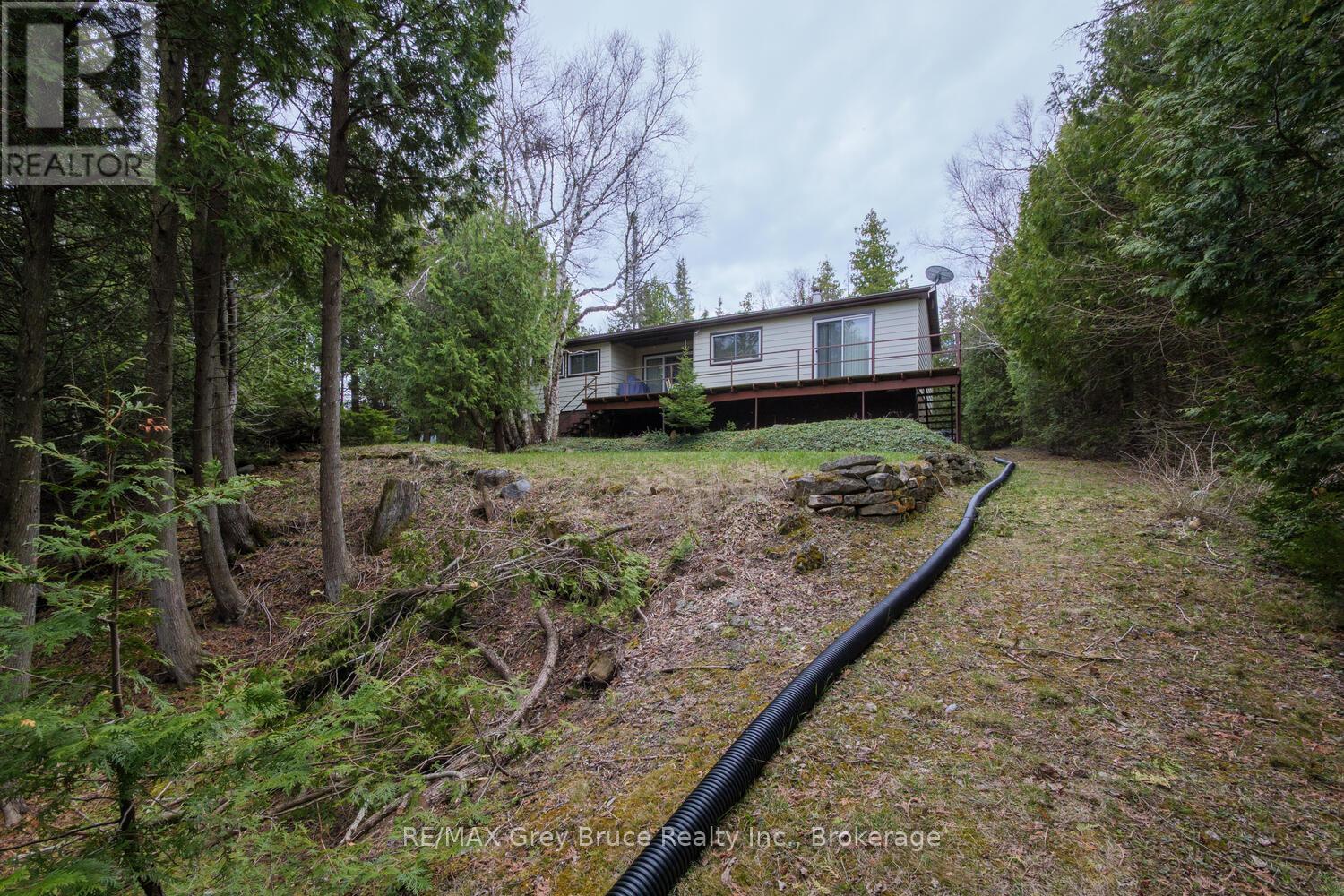 85 Grant Watson Drive, Northern Bruce Peninsula, Ontario  N0H 2R0 - Photo 30 - X12134202