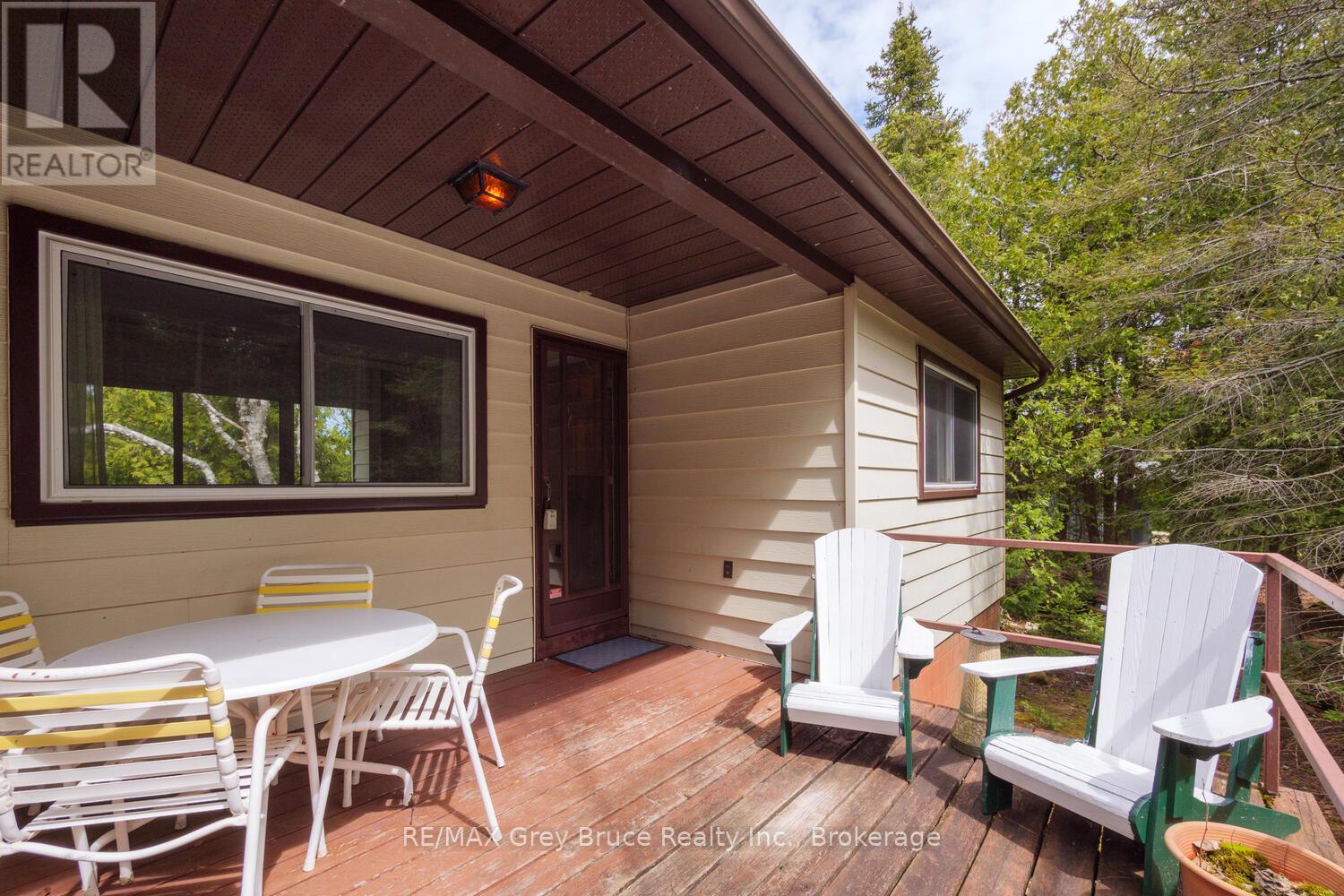 85 Grant Watson Drive, Northern Bruce Peninsula, Ontario  N0H 2R0 - Photo 9 - X12134202