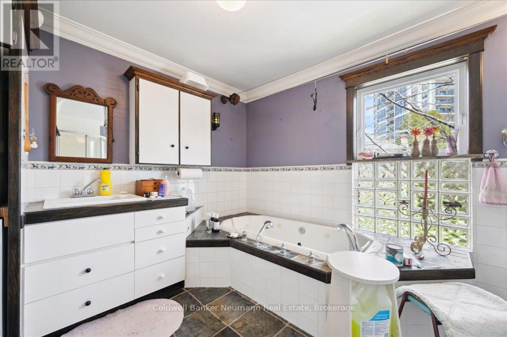 124 Surrey Street E, Guelph, Ontario  N1H 3P9 - Photo 17 - X12134219