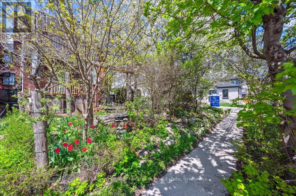 Property at 124 SURREY STREET E image 2