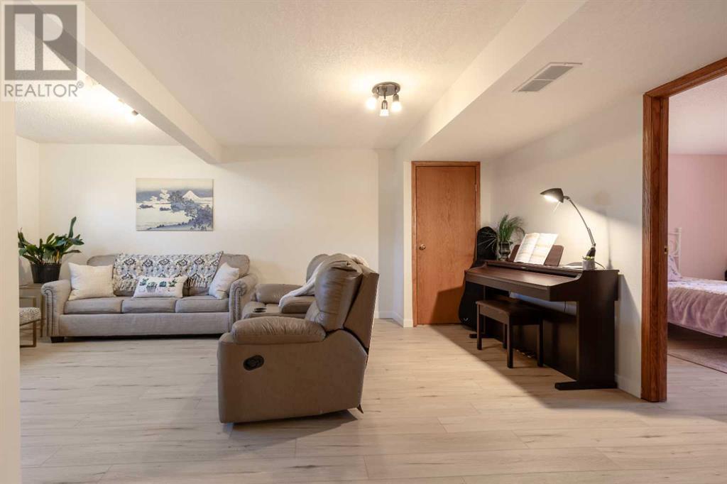 17 Radisson Place Se, Medicine Hat, Alberta  T1B 3S4 - Photo 29 - A2218864