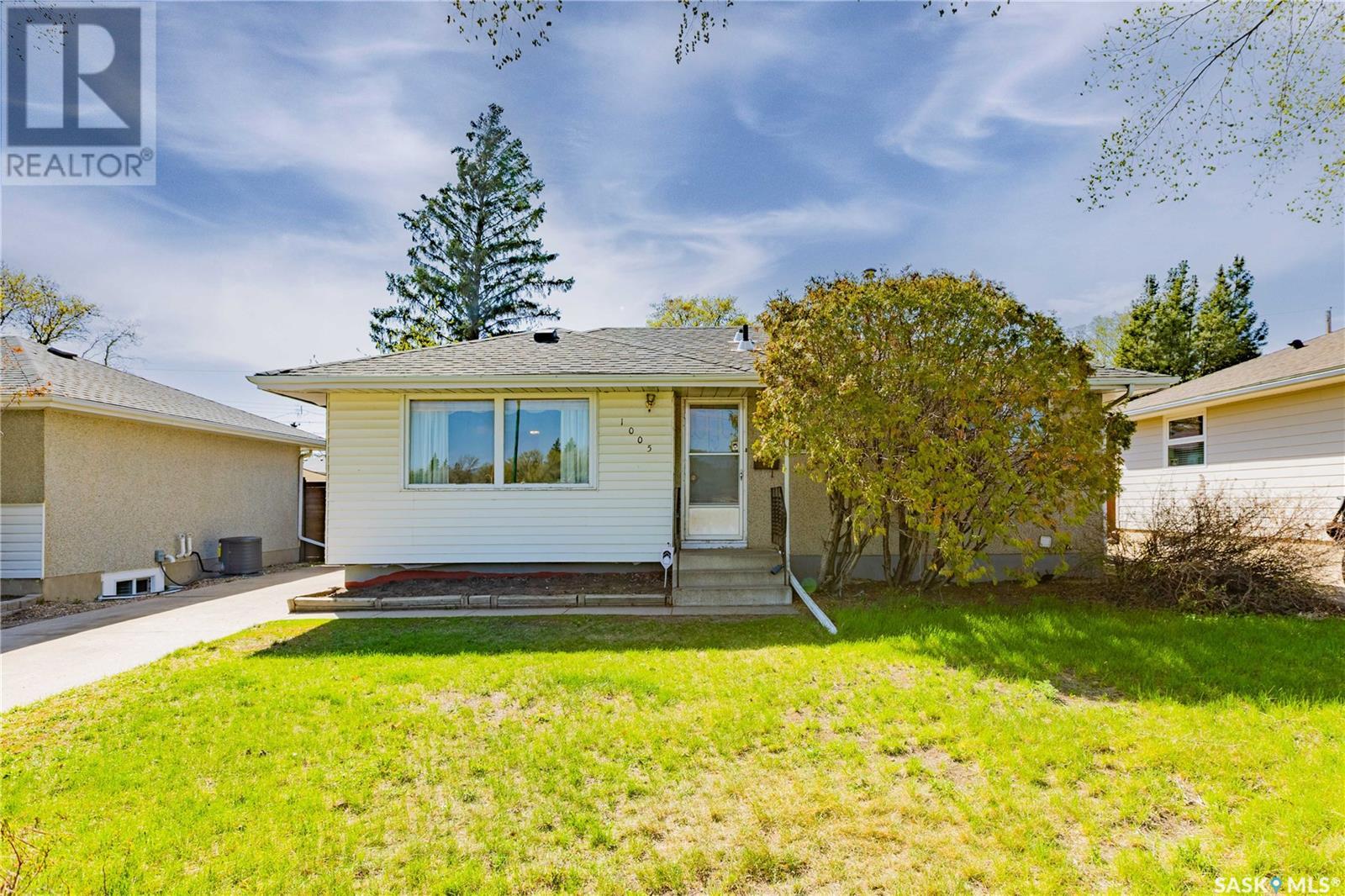 1005 Mcmillan Avenue, Saskatoon, Saskatchewan  S7L 2T9 - Photo 1 - SK005108