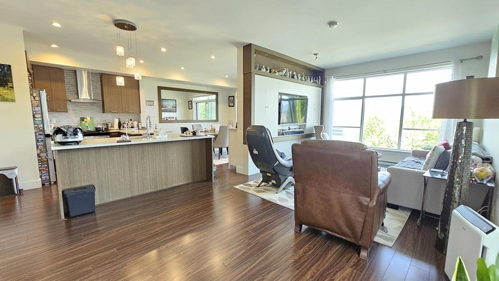8 9989 E Barnston Drive, Surrey, British Columbia  V4N 6N3 - Photo 4 - R3000179