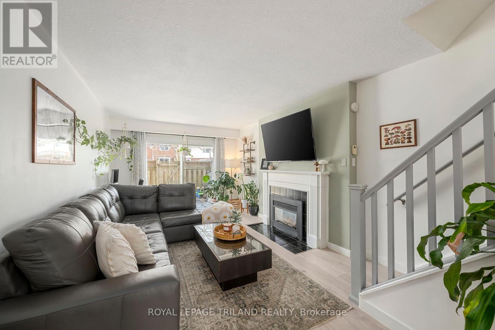 61 Arbour Glen Crescent, London East, Ontario  N5Y 1Z9 - Photo 3 - X12024172