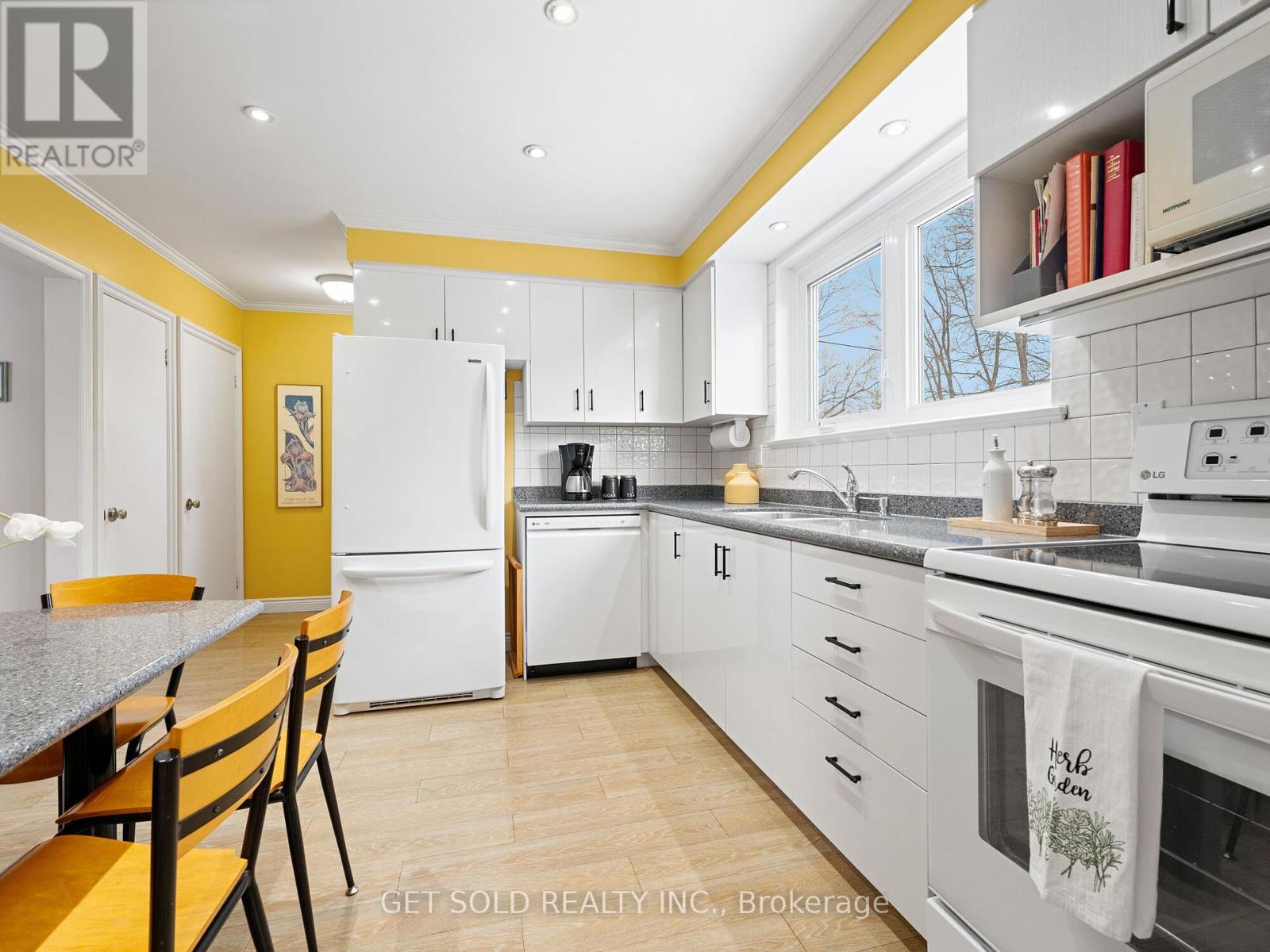 50 Ringway Crescent, Toronto, Ontario  M9W 1X4 - Photo 11 - W12039798