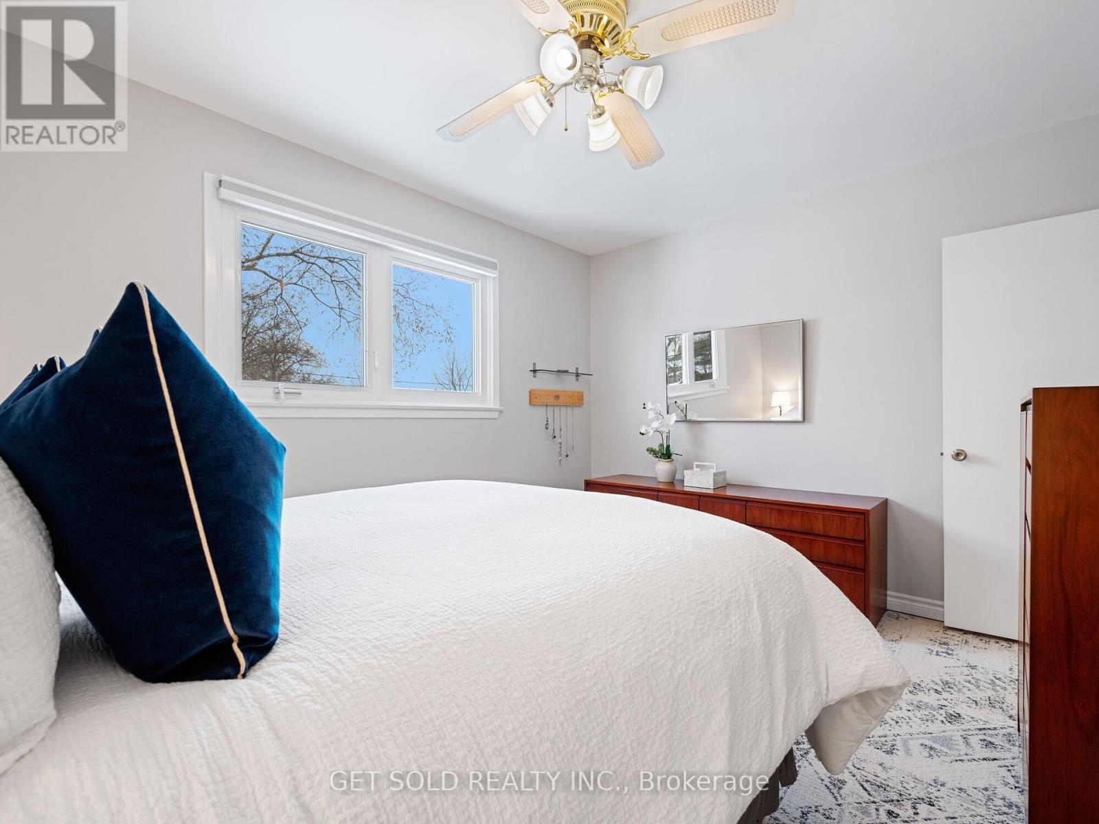 50 Ringway Crescent, Toronto, Ontario  M9W 1X4 - Photo 18 - W12039798